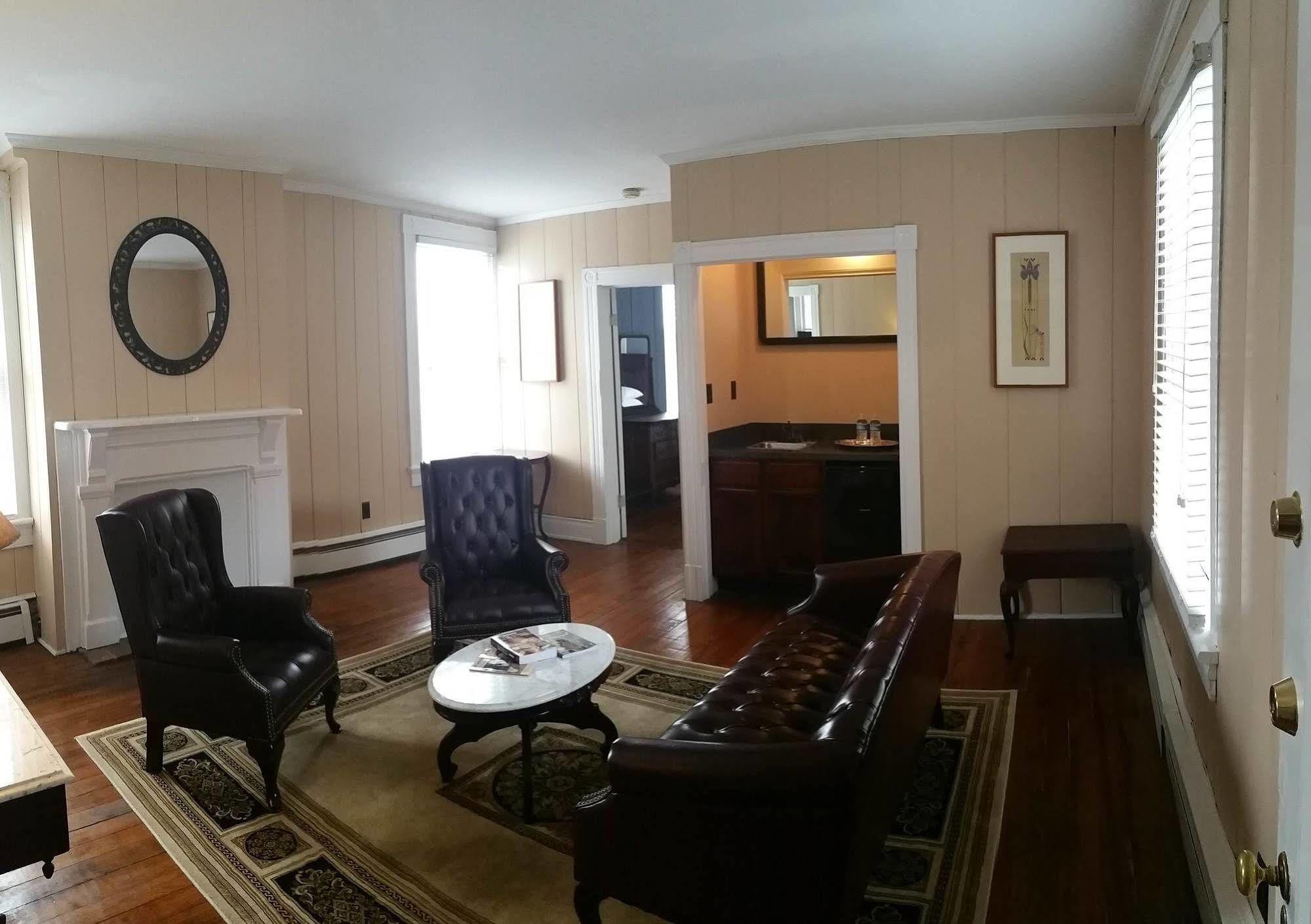 Inn At Patrick Henry'S 리치먼드 외부 사진